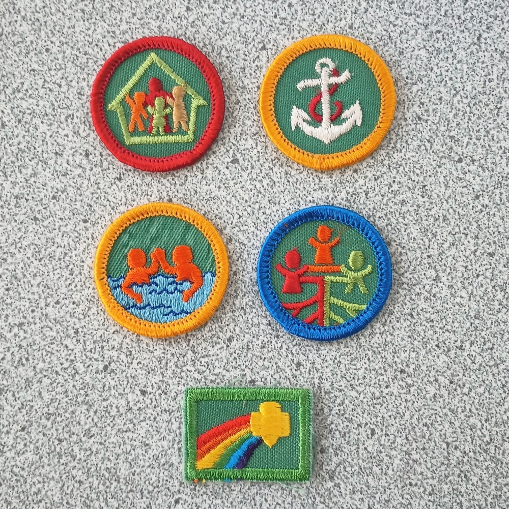 Lot of 5 Vintage Girl Scout Patches